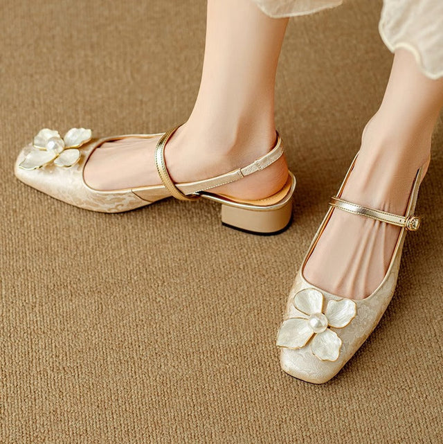 Matylda – Eleganckie damskie buty z kwiatowym detalem